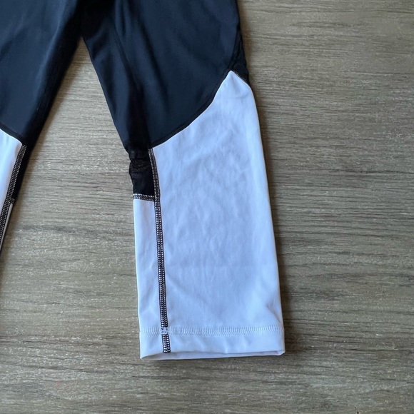 Alala captain cropped light black/White Mesh leggings - Picture 10 of 11